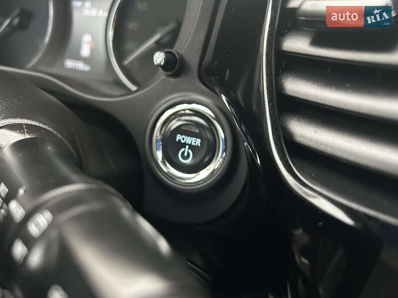 Внедорожник / Кроссовер Mitsubishi Outlander 2020 в Буске