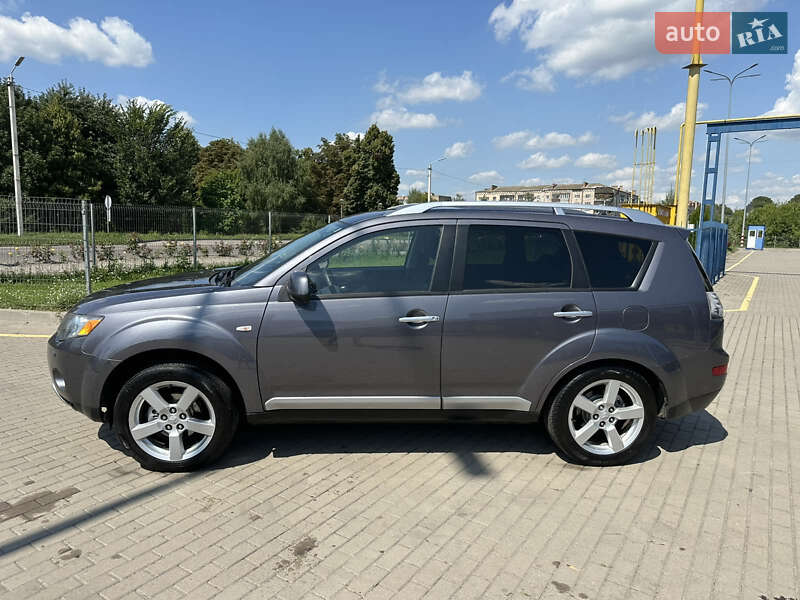 Внедорожник / Кроссовер Mitsubishi Outlander 2008 в Кременце