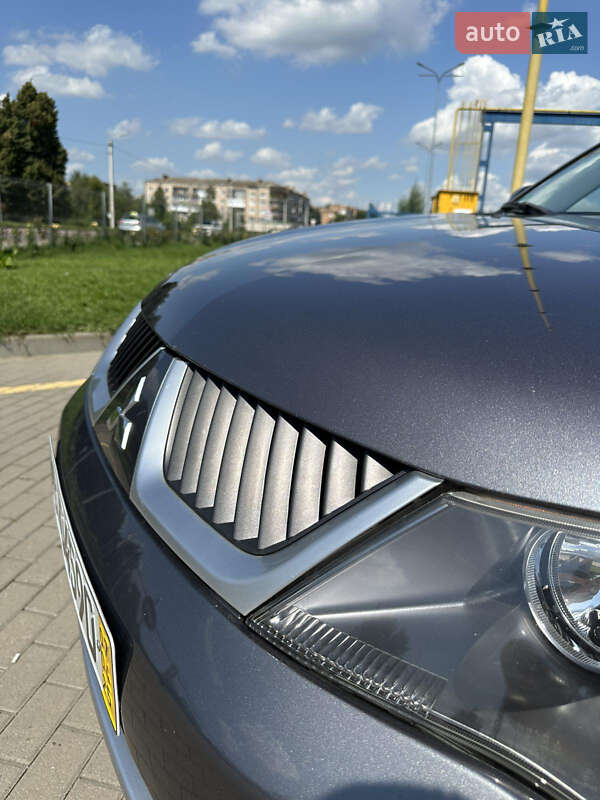 Внедорожник / Кроссовер Mitsubishi Outlander 2008 в Кременце