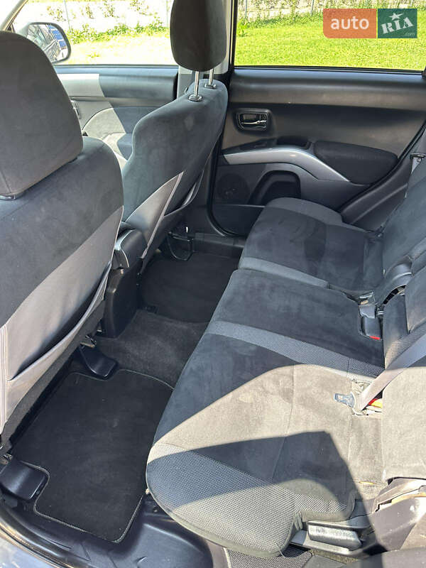 Внедорожник / Кроссовер Mitsubishi Outlander 2008 в Кременце