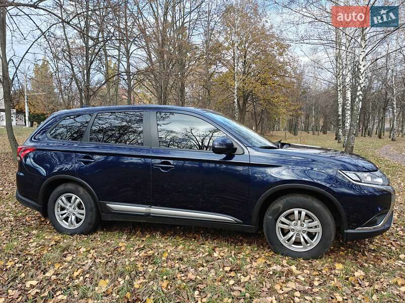Позашляховик / Кросовер Mitsubishi Outlander 2021 в Сумах