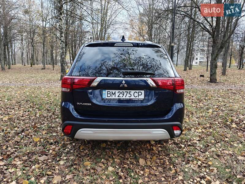 Позашляховик / Кросовер Mitsubishi Outlander 2021 в Сумах