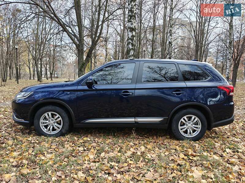 Позашляховик / Кросовер Mitsubishi Outlander 2021 в Сумах