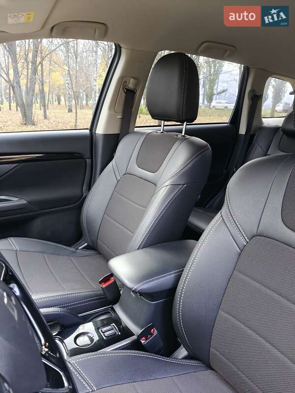 Позашляховик / Кросовер Mitsubishi Outlander 2021 в Сумах