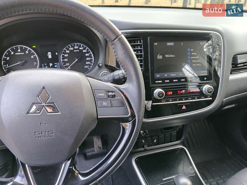 Позашляховик / Кросовер Mitsubishi Outlander 2021 в Сумах