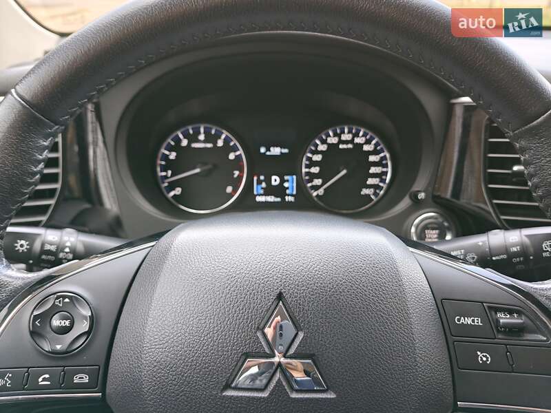 Позашляховик / Кросовер Mitsubishi Outlander 2021 в Сумах