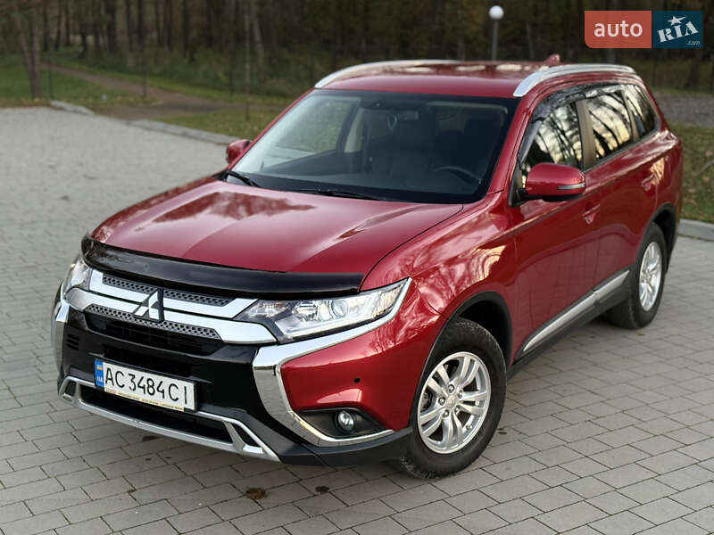 Внедорожник / Кроссовер Mitsubishi Outlander 2018 в Ковеле