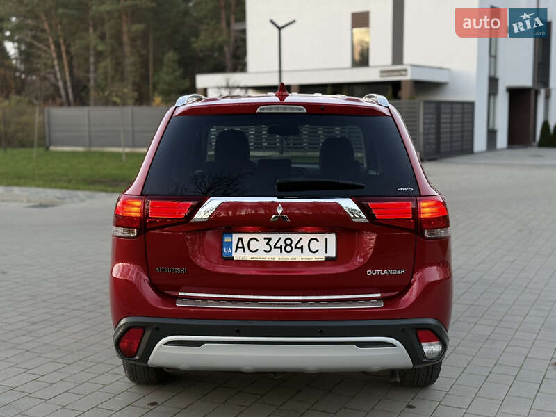 Внедорожник / Кроссовер Mitsubishi Outlander 2018 в Ковеле