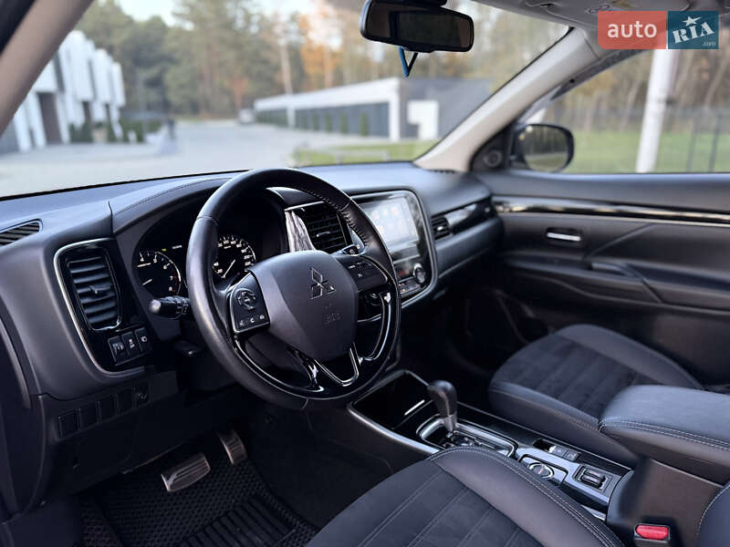 Внедорожник / Кроссовер Mitsubishi Outlander 2018 в Ковеле