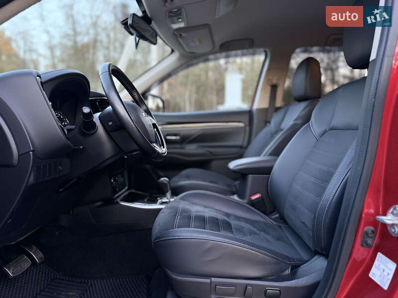 Внедорожник / Кроссовер Mitsubishi Outlander 2018 в Ковеле