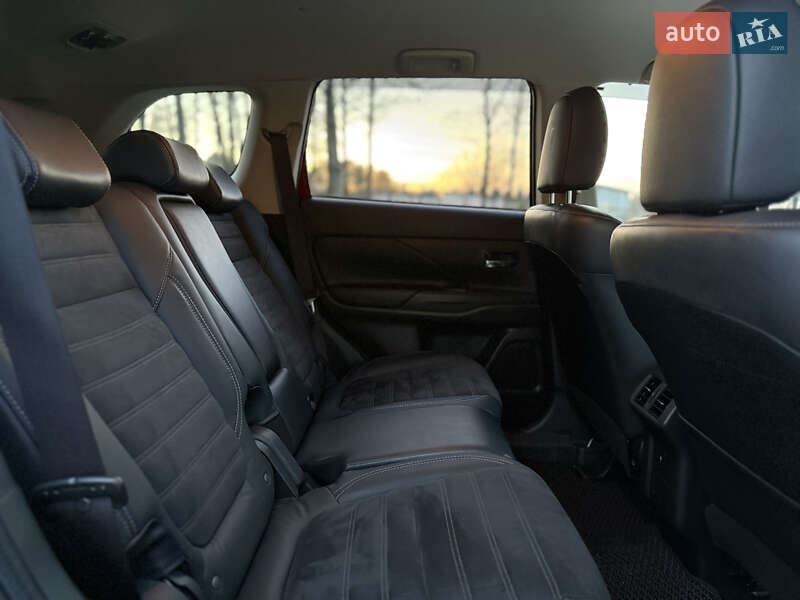 Внедорожник / Кроссовер Mitsubishi Outlander 2018 в Ковеле