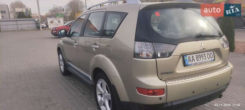 Внедорожник / Кроссовер Mitsubishi Outlander 2009 в Киеве