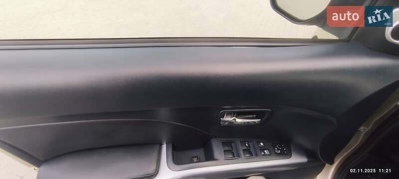 Внедорожник / Кроссовер Mitsubishi Outlander 2009 в Киеве