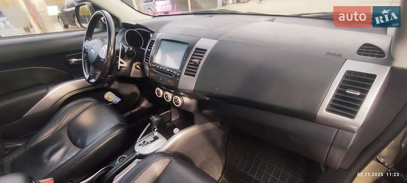 Внедорожник / Кроссовер Mitsubishi Outlander 2009 в Киеве