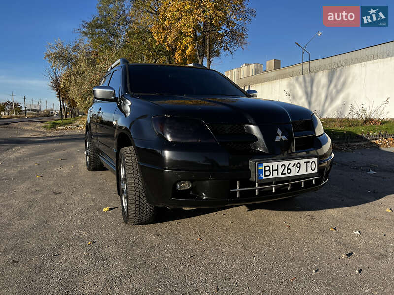 Позашляховик / Кросовер Mitsubishi Outlander 2003 в Одесі