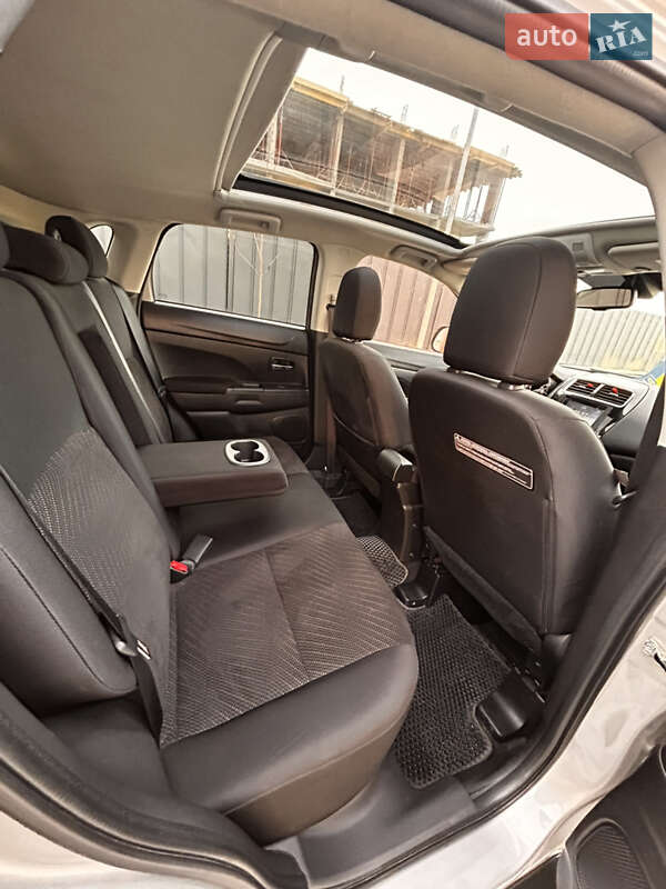 Позашляховик / Кросовер Mitsubishi Outlander 2015 в Тернополі фото 11 Позашляховик / Кросовер Mitsubishi Outlander 2015 в Тернополі