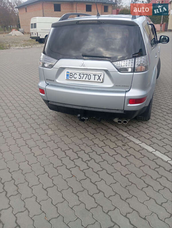 Позашляховик / Кросовер Mitsubishi Outlander 2011 в Мостиській