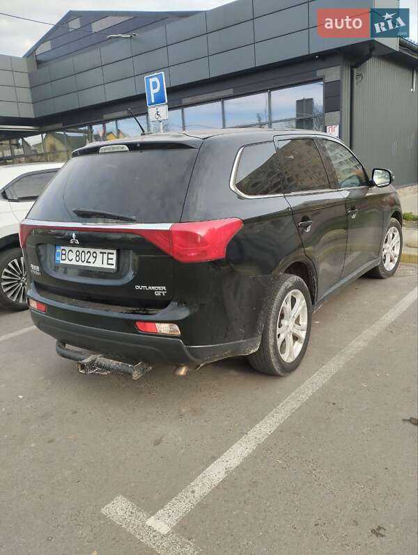 Позашляховик / Кросовер Mitsubishi Outlander 2013 в Львові