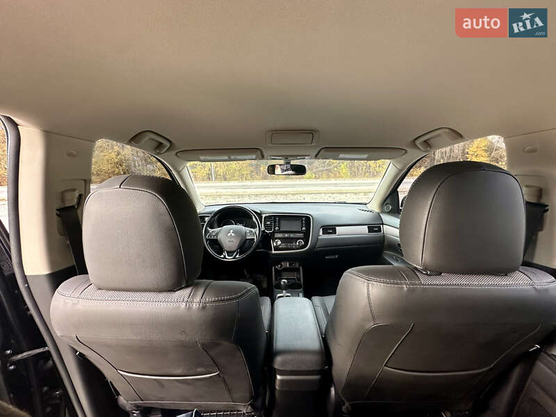 Внедорожник / Кроссовер Mitsubishi Outlander 2015 в Днепре