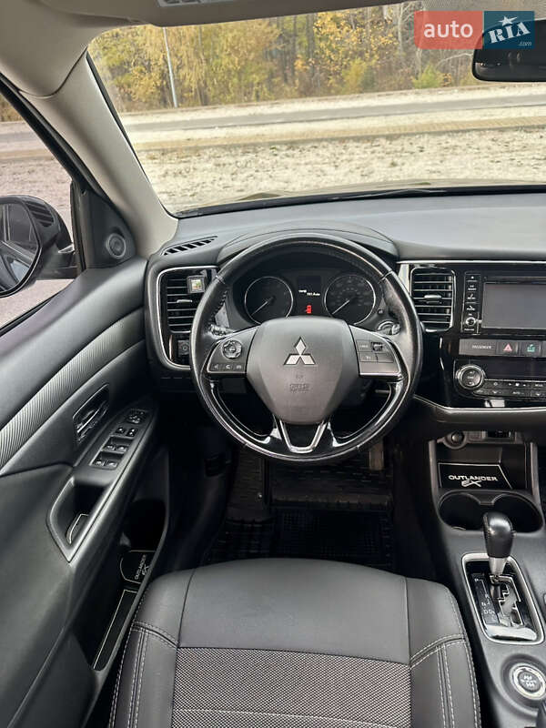 Внедорожник / Кроссовер Mitsubishi Outlander 2015 в Днепре