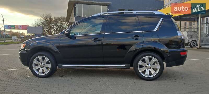 Внедорожник / Кроссовер Mitsubishi Outlander 2010 в Луцке