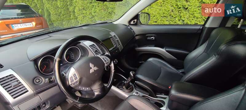 Внедорожник / Кроссовер Mitsubishi Outlander 2010 в Луцке
