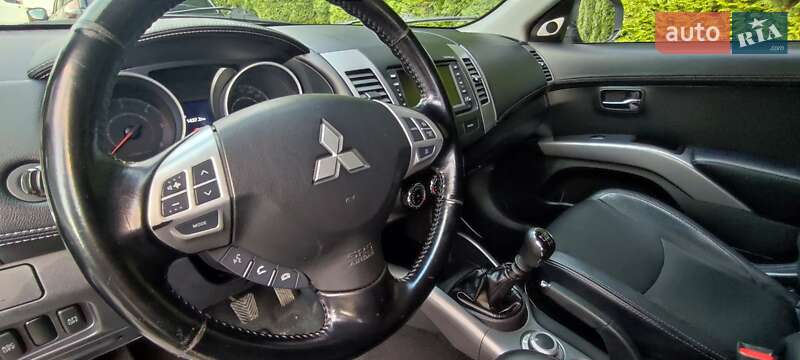 Внедорожник / Кроссовер Mitsubishi Outlander 2010 в Луцке