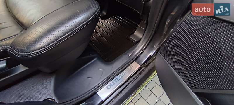 Внедорожник / Кроссовер Mitsubishi Outlander 2010 в Луцке