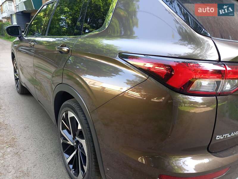 Внедорожник / Кроссовер Mitsubishi Outlander 2022 в Черкассах