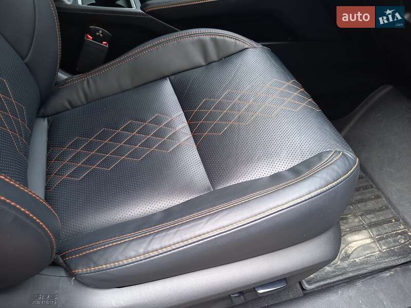 Внедорожник / Кроссовер Mitsubishi Outlander 2022 в Черкассах