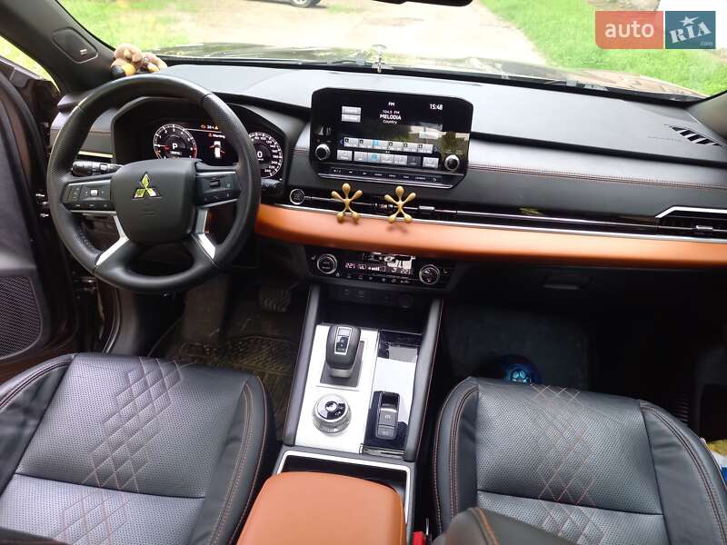 Внедорожник / Кроссовер Mitsubishi Outlander 2022 в Черкассах