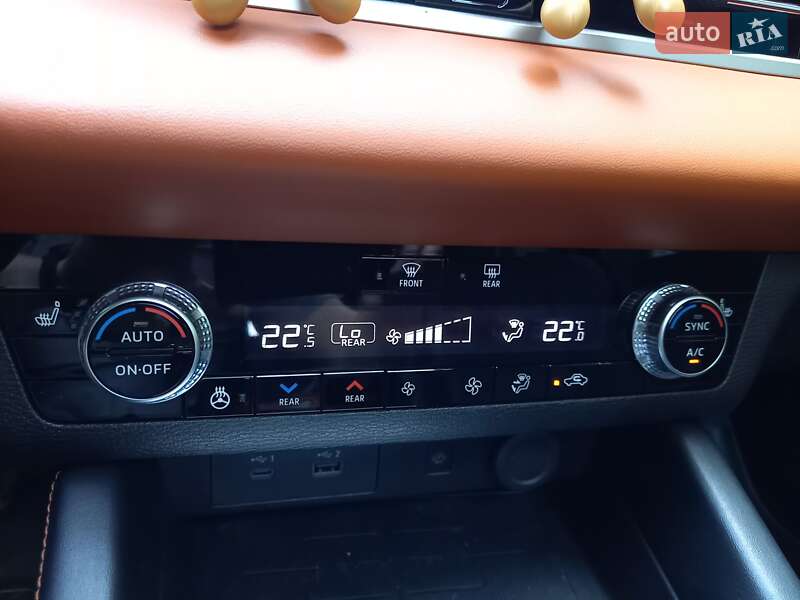 Внедорожник / Кроссовер Mitsubishi Outlander 2022 в Черкассах