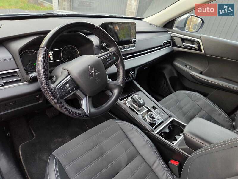 Внедорожник / Кроссовер Mitsubishi Outlander 2022 в Киеве фото 10 Внедорожник / Кроссовер Mitsubishi Outlander 2022 в Киеве