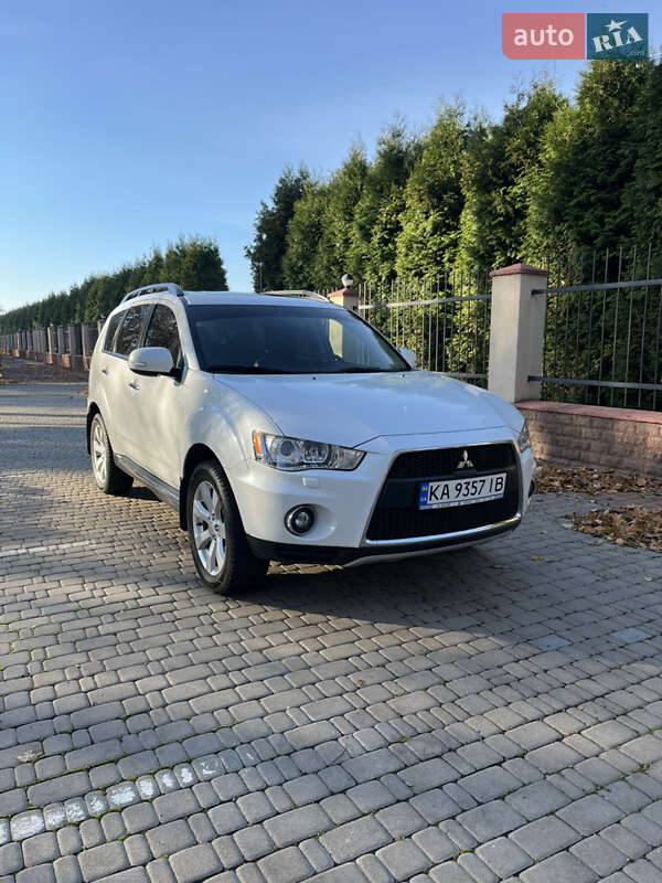 Позашляховик / Кросовер Mitsubishi Outlander 2011 в Василькові