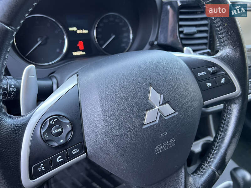Внедорожник / Кроссовер Mitsubishi Outlander 2013 в Ровно