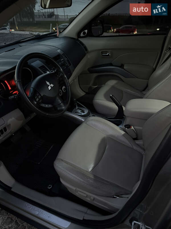 Внедорожник / Кроссовер Mitsubishi Outlander 2008 в Днепре
