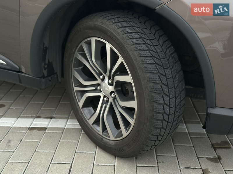 Внедорожник / Кроссовер Mitsubishi Outlander 2016 в Львове фото 10 Внедорожник / Кроссовер Mitsubishi Outlander 2016 в Львове