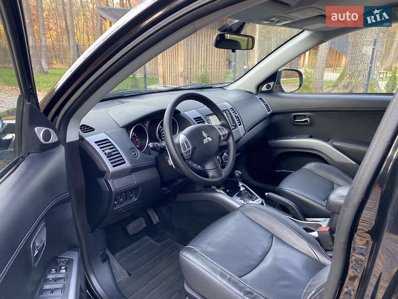 Внедорожник / Кроссовер Mitsubishi Outlander 2011 в Радивилове фото 5 Внедорожник / Кроссовер Mitsubishi Outlander 2011 в Радивилове