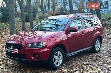 Позашляховик / Кросовер Mitsubishi Outlander 2010 в Києві