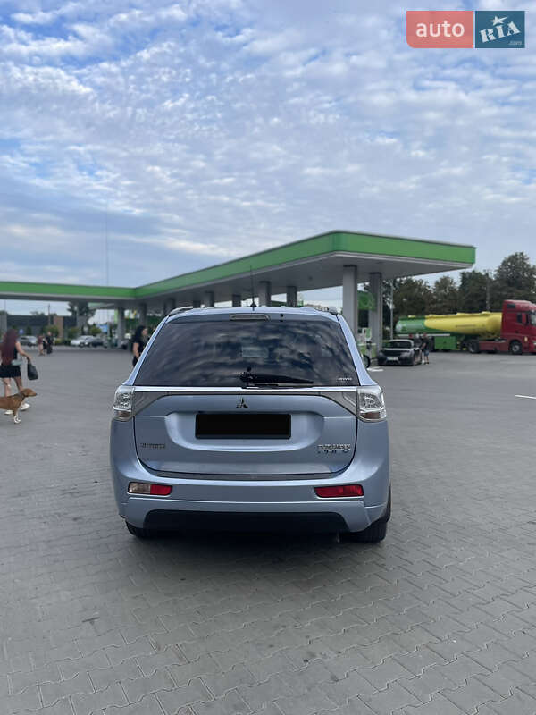 Позашляховик / Кросовер Mitsubishi Outlander 2014 в Житомирі