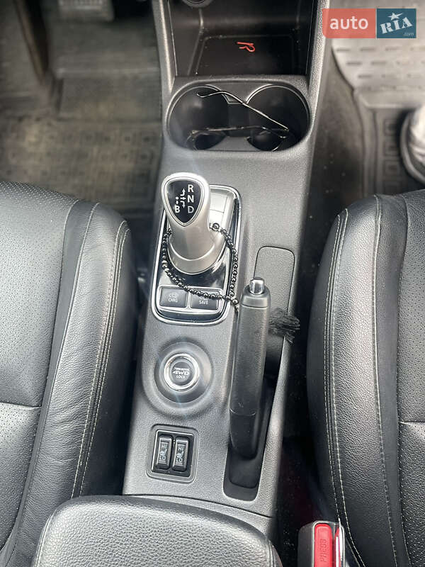 Позашляховик / Кросовер Mitsubishi Outlander 2014 в Житомирі