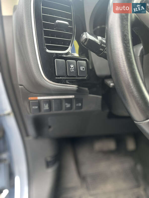 Позашляховик / Кросовер Mitsubishi Outlander 2014 в Житомирі