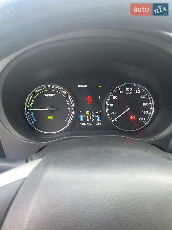 Позашляховик / Кросовер Mitsubishi Outlander 2014 в Житомирі