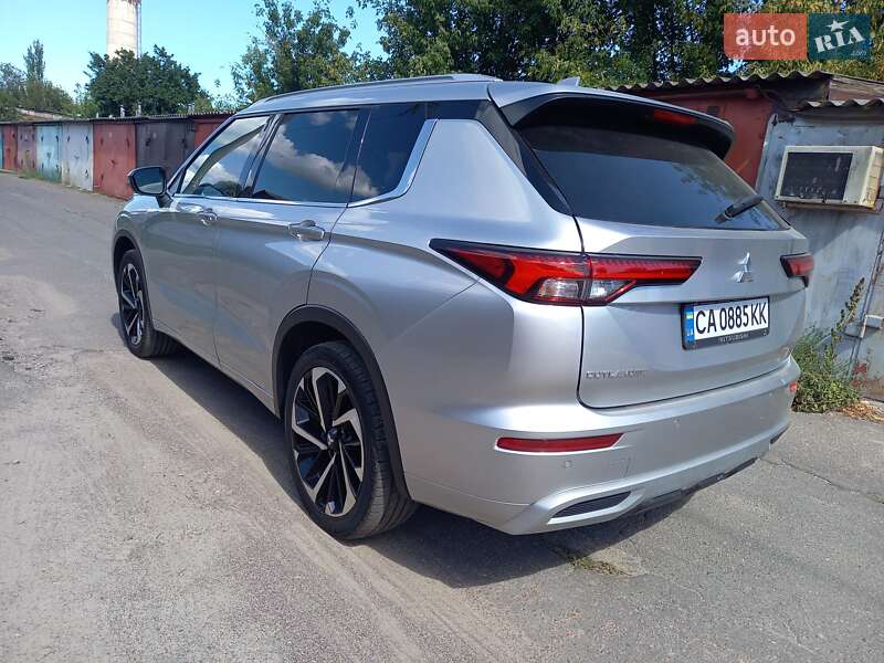 Позашляховик / Кросовер Mitsubishi Outlander 2022 в Черкасах фото 9 Позашляховик / Кросовер Mitsubishi Outlander 2022 в Черкасах