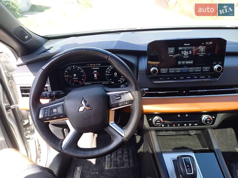 Позашляховик / Кросовер Mitsubishi Outlander 2022 в Черкасах фото 28 Позашляховик / Кросовер Mitsubishi Outlander 2022 в Черкасах