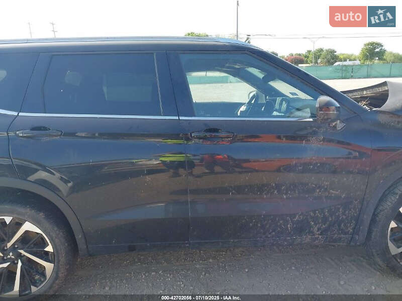 Внедорожник / Кроссовер Mitsubishi Outlander 2022 в Буче