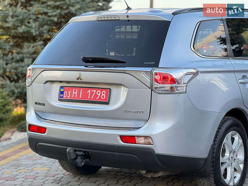 Внедорожник / Кроссовер Mitsubishi Outlander 2012 в Сумах