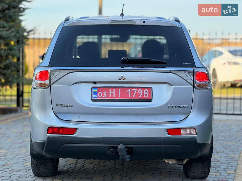 Внедорожник / Кроссовер Mitsubishi Outlander 2012 в Сумах