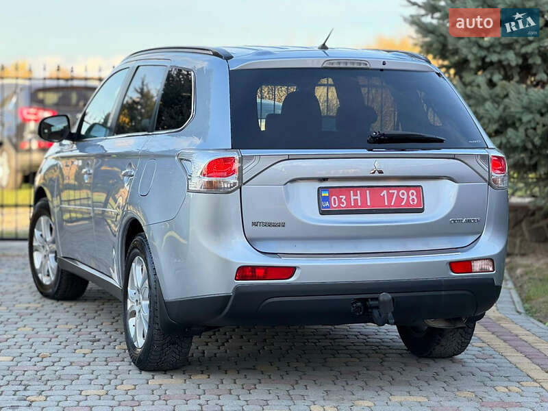 Внедорожник / Кроссовер Mitsubishi Outlander 2012 в Сумах