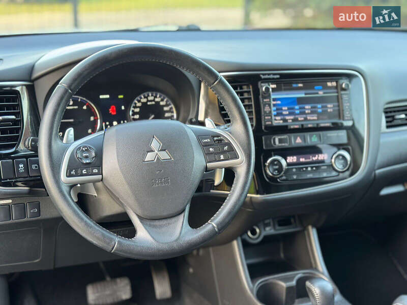 Внедорожник / Кроссовер Mitsubishi Outlander 2012 в Сумах